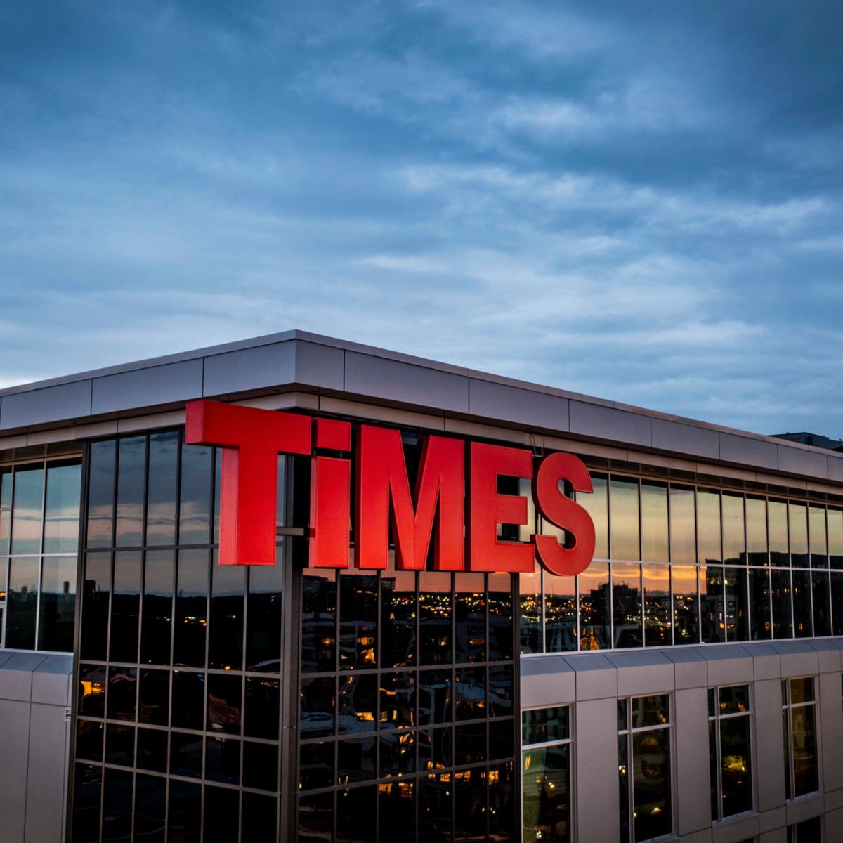 grand-hotel-times-laval-facade